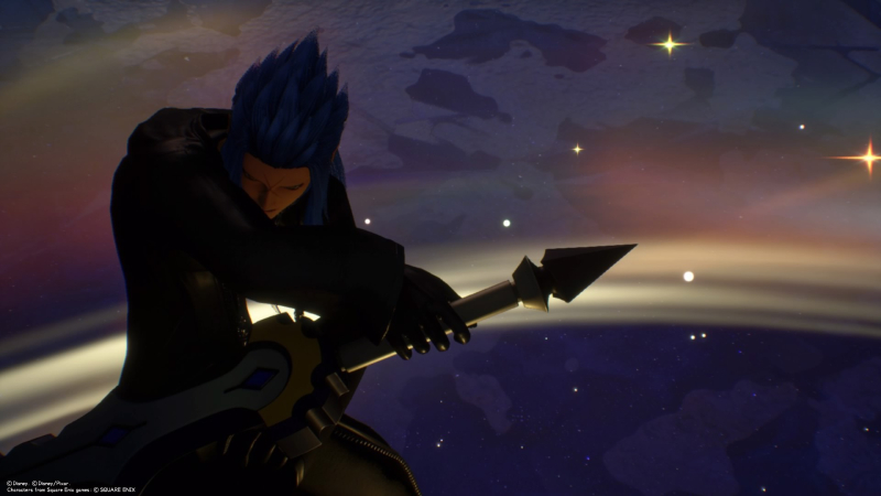 Saix wielding Lunatic, a sweeping glow behind him.